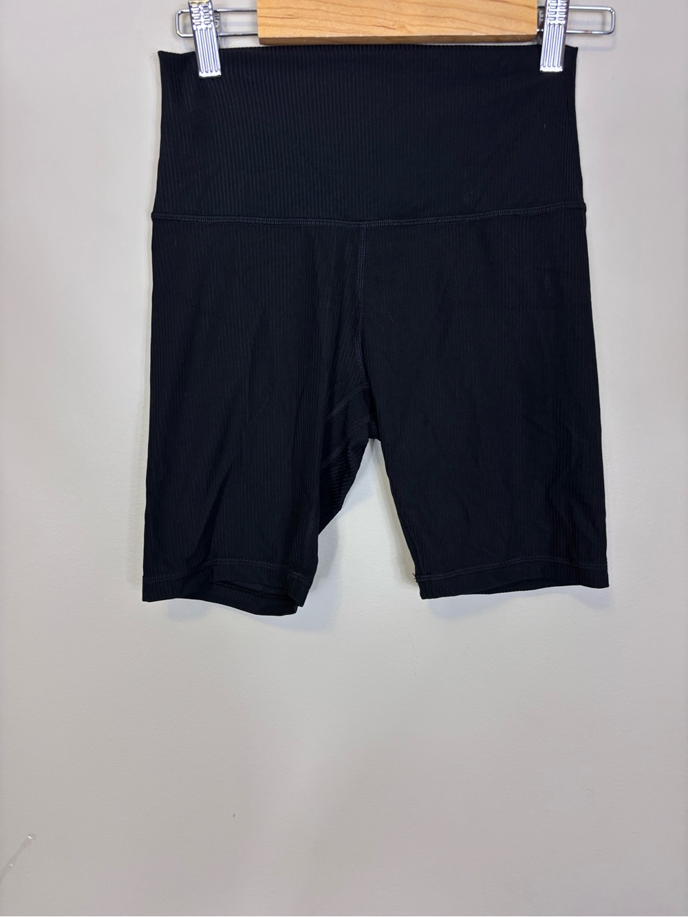 lululemon athletica Black Ribbed High-Rise Bike Shorts Size 6